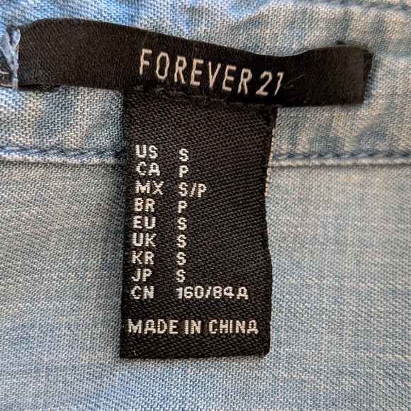 Forever 21 Light Denim Lyocell Button Down Shirt Soft Chambray Long Sleeve Sz S - Picture 5 of 9